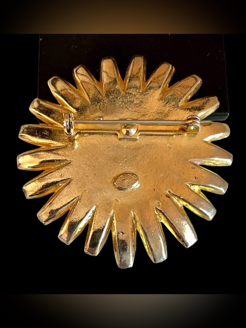 Vintage Signed Weiss Daisy Flower Brooch Enamel And Goldtone Metal - Picture 4 of 5